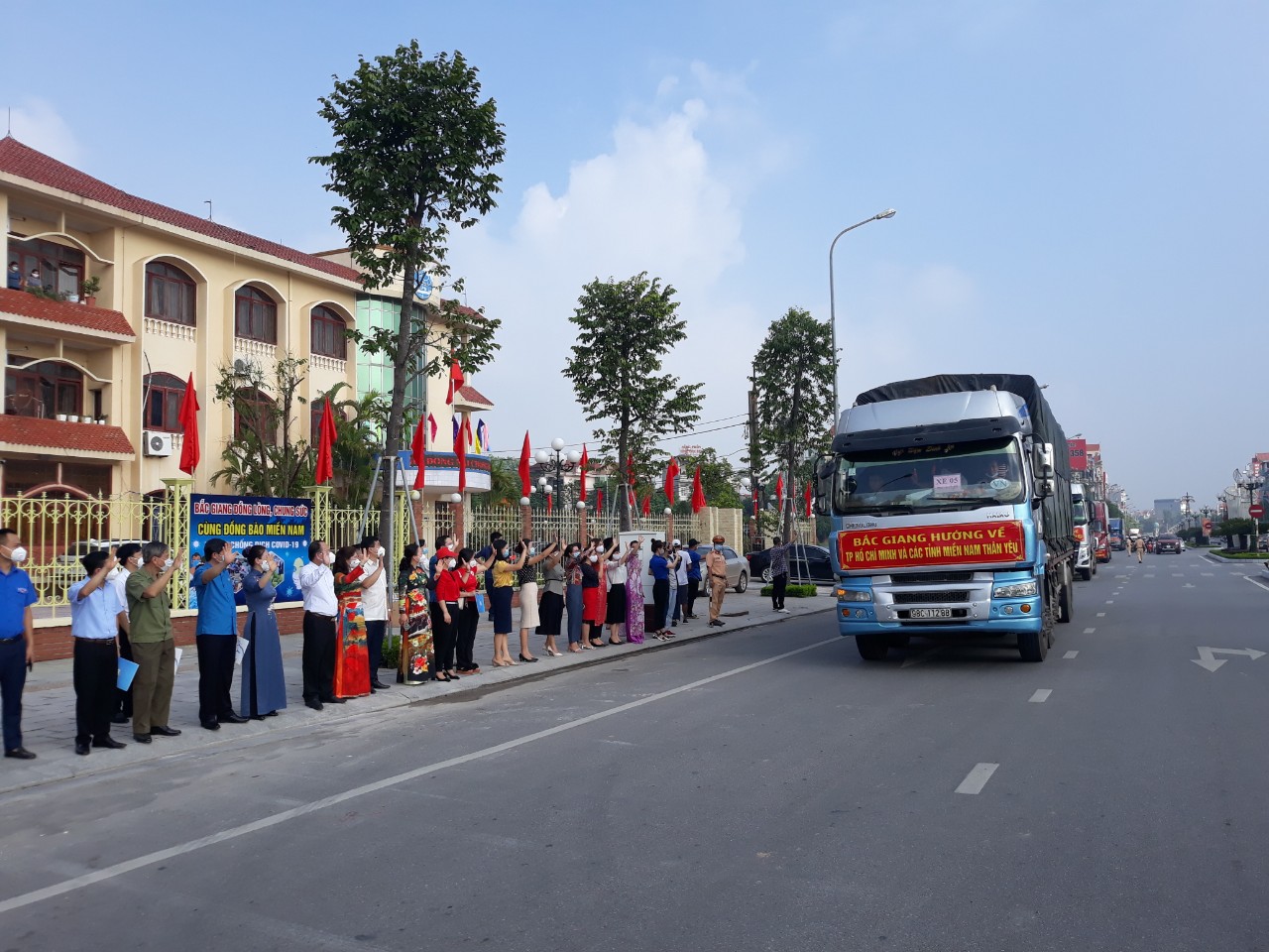 phụ nữ Bắc Giang tích cực tham gia phòng, chống Covid 19