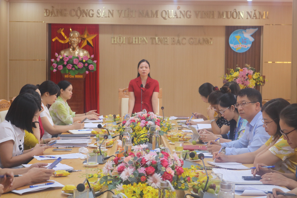 HỘI LHPN TỈNH BẮC GIANG TỔ CHỨC HỘI NGHỊ SƠ KẾT 05 NĂM THỰC HIỆN CHỈ THỊ 21-CT/TW CỦA BAN BÍ THƯ...