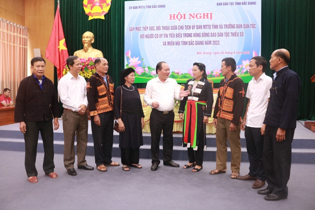 Hội nghị gặp mặt, tiếp xúc, đối thoại với người có uy tín trong vùng đồng bào dân tộc thiểu số và...