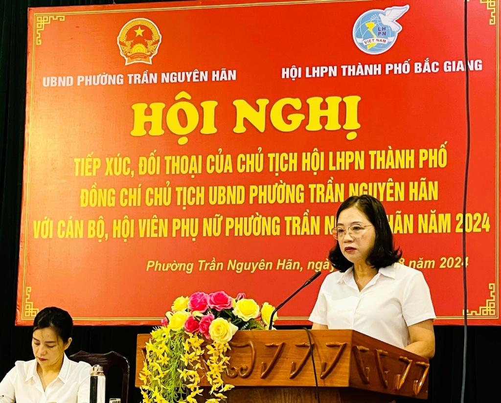 Hội LHPN thành phố tổ chức Hội nghị tiếp xúc, đối thoại giữa Chủ tịch Hội LHPN thành phố với cán...