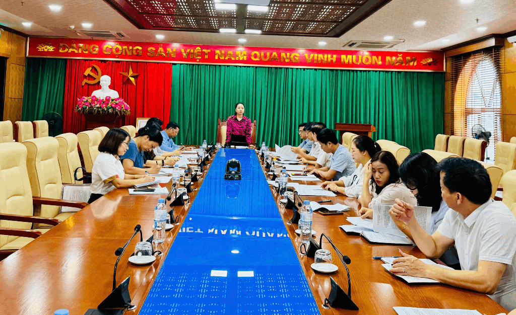 Phụ nữ Bắc Giang:  Giám sát việc thực hiện hiện Nghị quyết số 11-NQ/TW của Bộ Chính trị (Khóa X),...