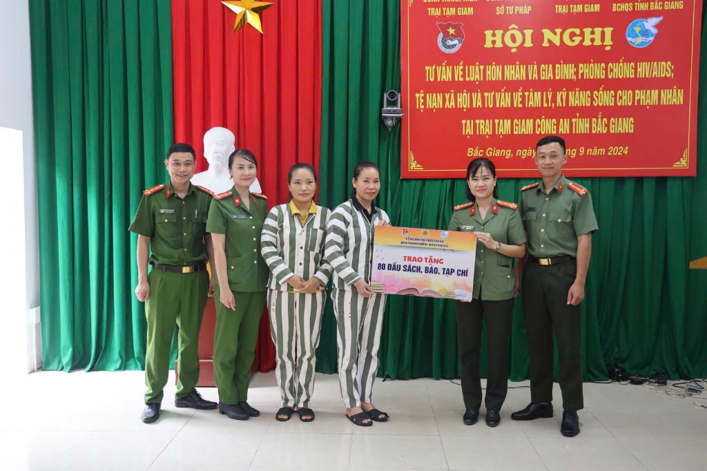 TRANG BỊ KIẾN THỨC, KỸ NĂNG SỐNG CHO PHẠM NHÂN TẠI TRẠI TAM GIAM CÔNG AN TỈNH BẮC GIANG