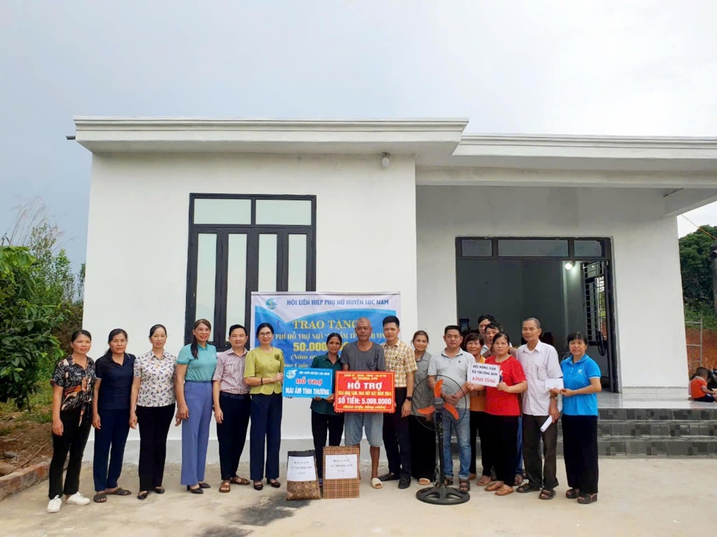 Hội LHPN huyện Lục Nam hiện thực hoá ước mơ về ngôi nhà mới  của hội viên khó khăn