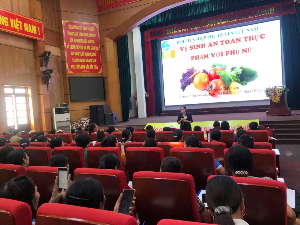 Hội LHPN huyện Lục Nam tổ chức tập huấn kiến thức an toàn  thực phẩm cho cán bộ, phụ nữ năm 2024