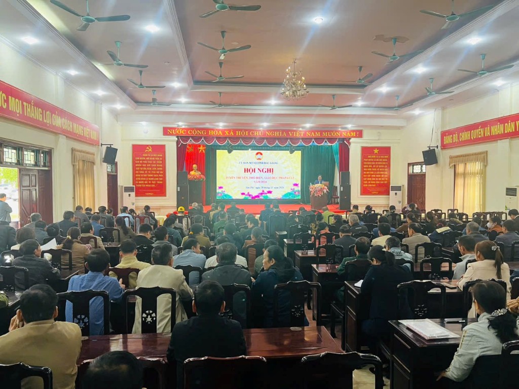 Phát huy vai trò của MTTQ các cấp trong công tác tuyên truyền,  phổ biến giáo dục pháp luật trên...