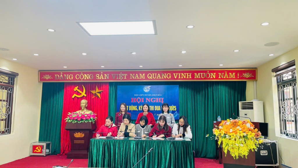 Hội LHPN huyện Hiệp Hòa tổ chức phát động, ký kết thi đua năm 2025