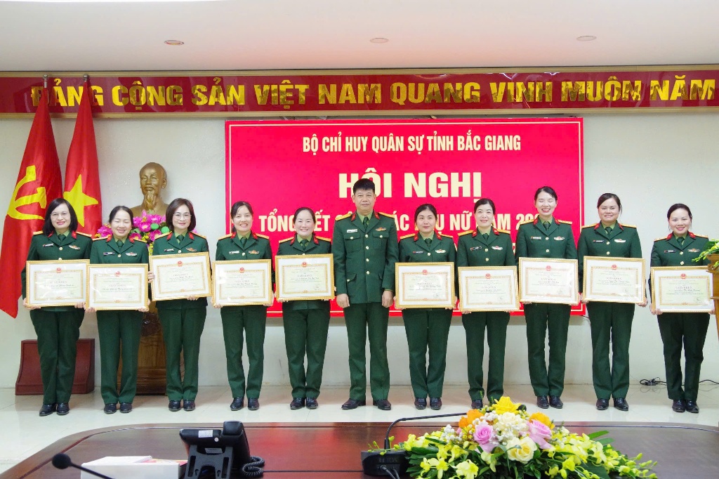 HỘI PHỤ NỮ CƠ QUAN BỘ CHQS TỈNH BẮC GIANG TỔ CHỨC HỘI NGHỊ TỔNG KẾT CÔNG TÁC PHỤ NỮ NĂM 2024,...