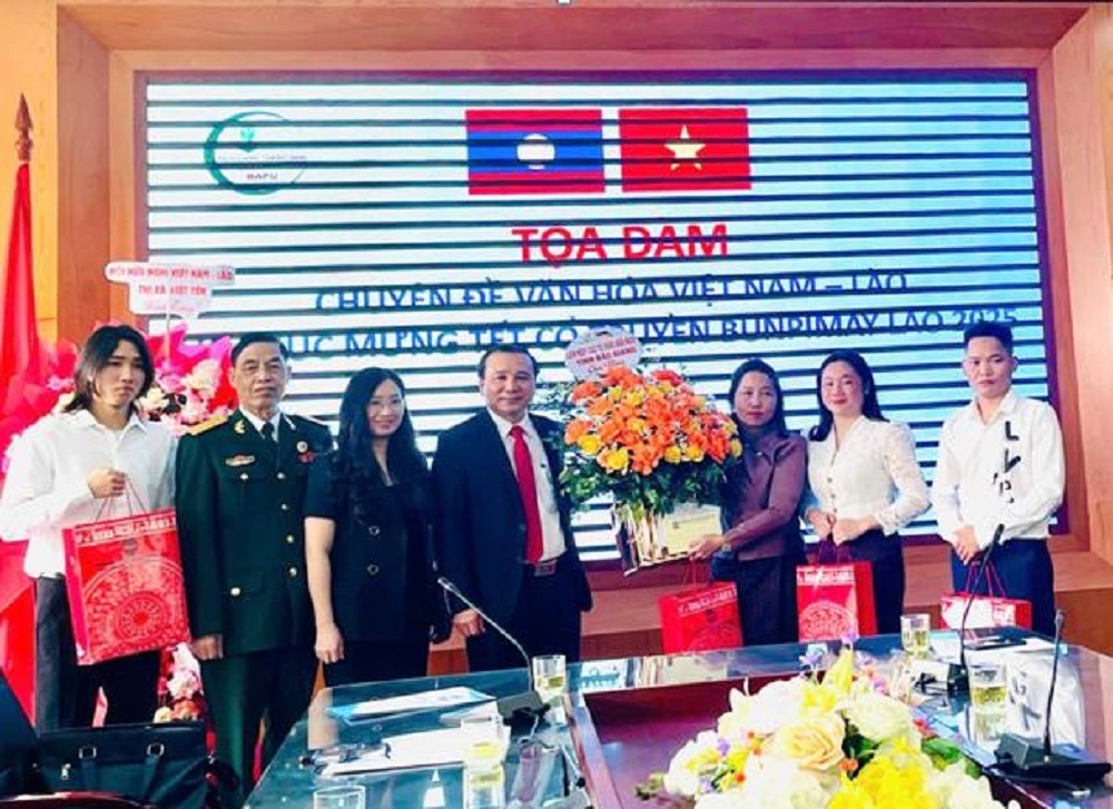 Tết cổ chuyền Bun pi may 2569 (Lào) năm 2025 với  sinh viên tỉnh Xay Sổm Bun