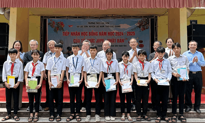 Hội đồng Xúc tiến hòa bình, hữu nghị  Nhật Bản  - Việt Nam (JVPF) đã thăm, làm việc và trao suất...