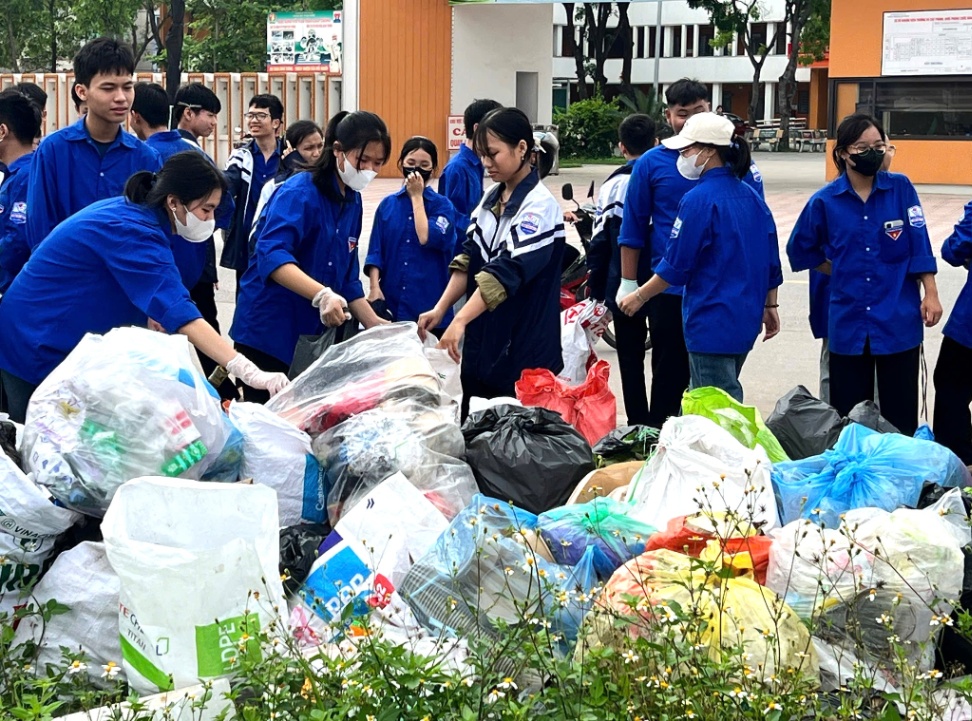 Hưởng ứng ngày chủ nhật xanh toàn quốc lần thứ 2|https://daibieunhandan.bacninh.gov.vn/zh_CN/web/ubnd-xa-lien-son/chi-tiet-tin-tuc/-/asset_publisher/Enp27vgshTez/content/huong-ung-ngay-chu-nhat-xanh-toan-quoc-lan-thu-2/22783
