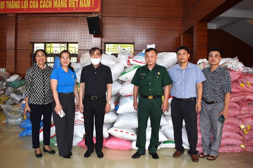 Ủy ban MTTQ huyện Tân Yên phối hợp triển khai vận động ủng hộ thực phẩm để tổ chức tôn trí Xá lợi...