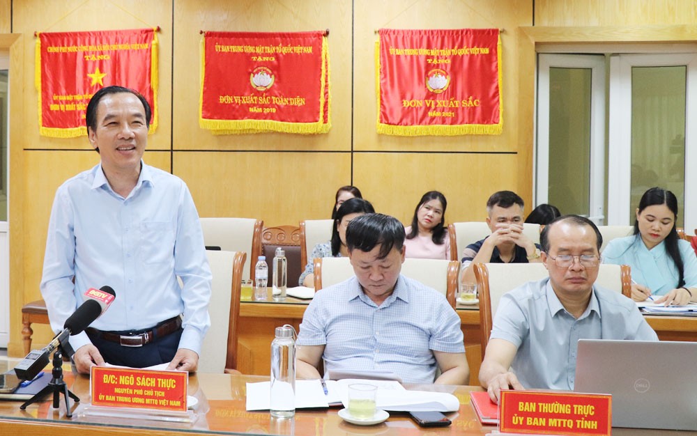Ủy ban MTTQ tỉnh tổ chức lấy ý kiến Dự thảo  Nghị quyết sửa đổi, bổ sung một số điều của Hiến...