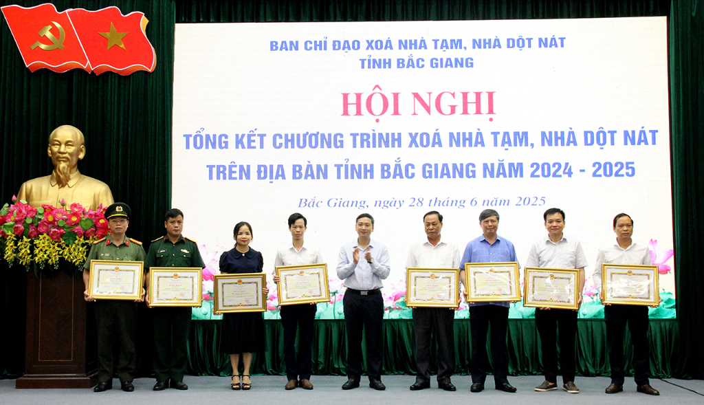 Bắc Giang: Tổng kết Chương trình xóa nhà tạm, nhà dột nát năm 2024 - 2025