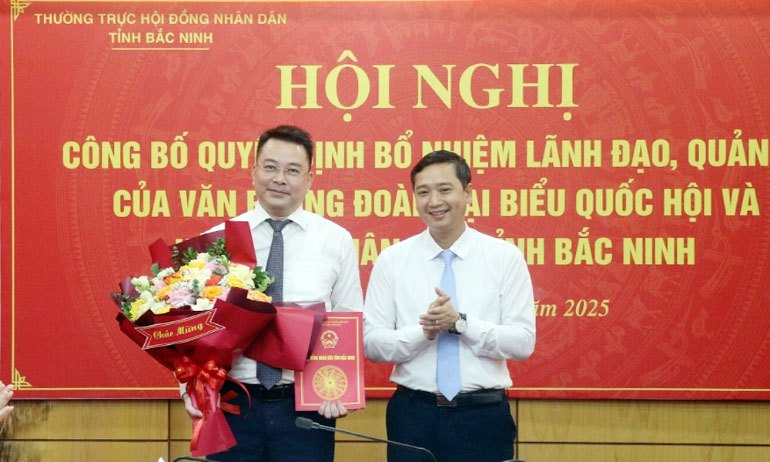 Thường trực HĐND tỉnh Bắc Ninh công bố các quyết định về công tác cán bộ