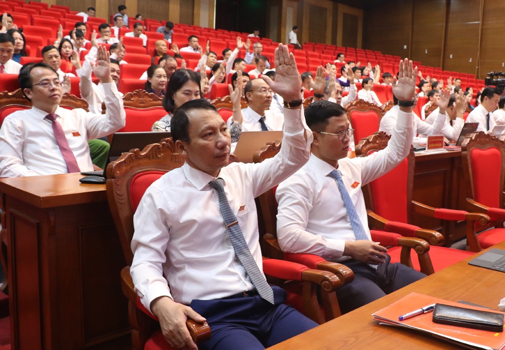 Phân cấp, phân quyền trong tổ chức chính quyền địa phương hai cấp: thách thức đối với hoạt động...