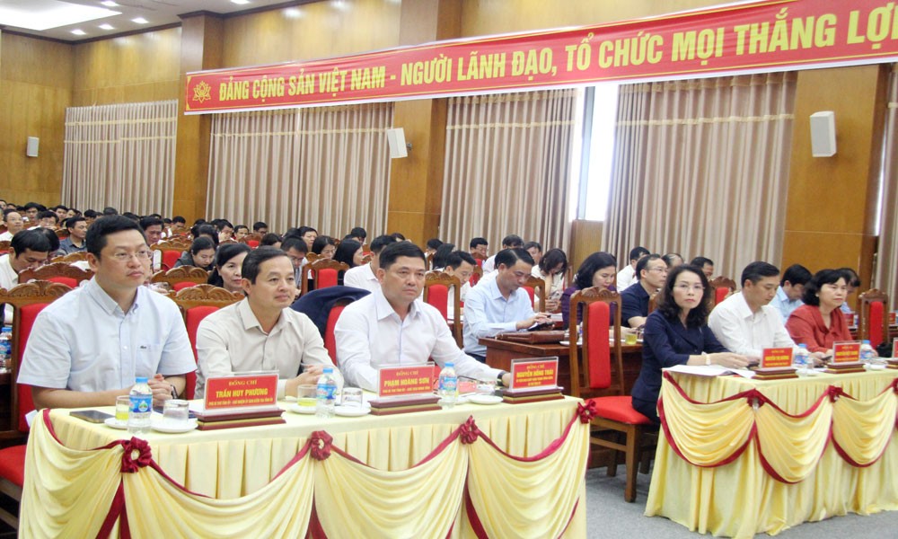 Tập trung cao, bảo đảm bầu đủ số lượng, cơ cấu, thành phần đại biểu Quốc hội khóa XVI và đại biểu...