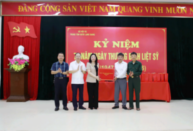 Sáng ngày 14/7/2026, đồng chí Trần Thị Vân thăm, tặng quà thương binh, bệnh binh tại Trung tâm...