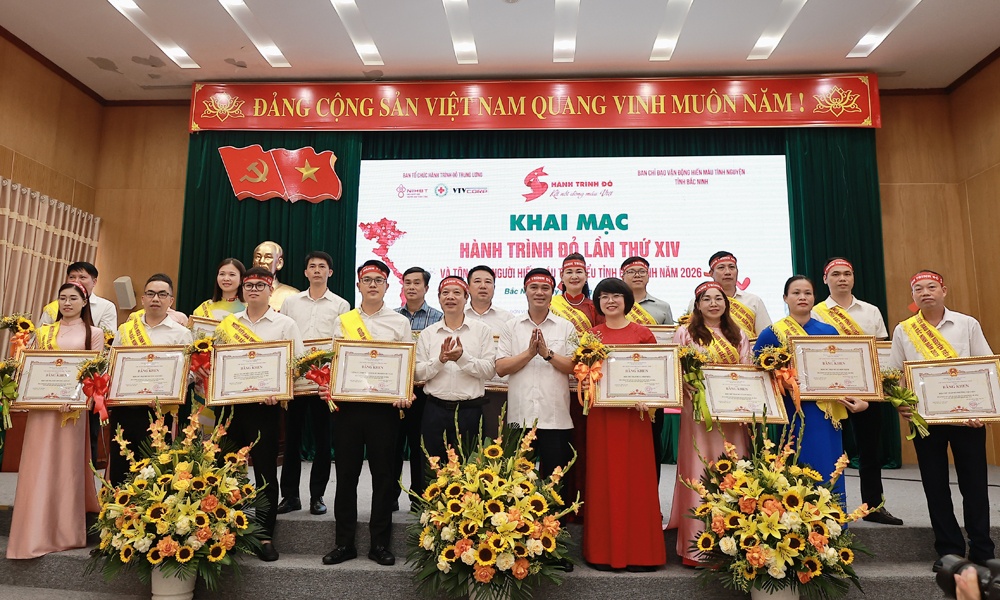 Bắc Ninh: Khai mạc chương trình “Hành trình đỏ” và tôn vinh điển hình hiến máu tình nguyện