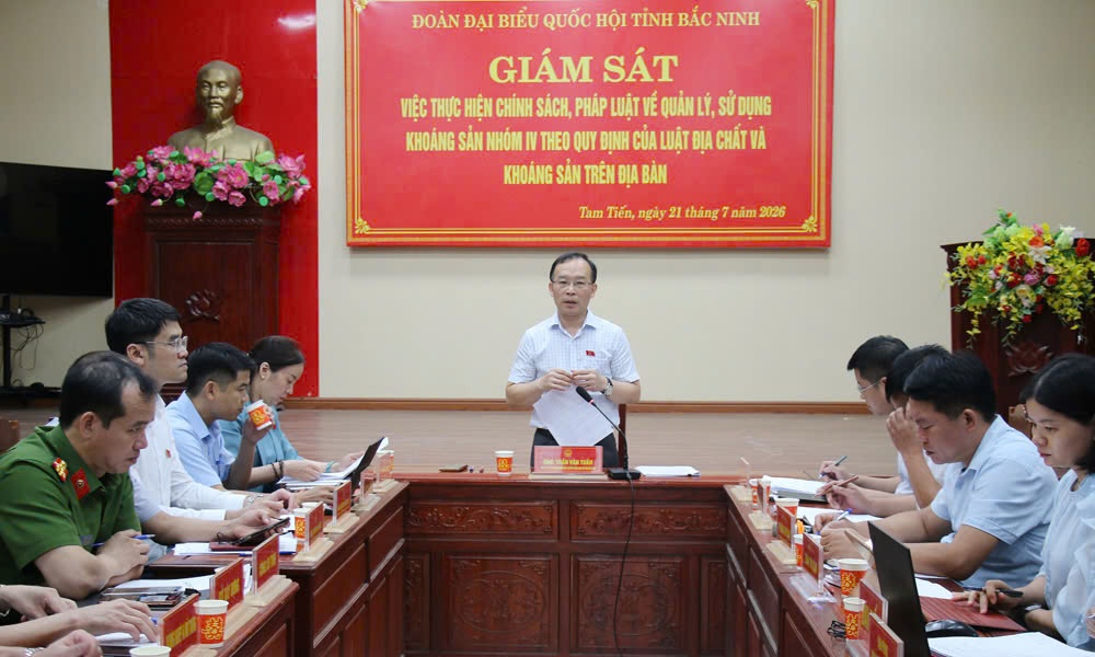 Đoàn giám sát của Đoàn ĐBQH tỉnh giám sát việc thực hiện chính sách, pháp luật về quản lý, sử...
